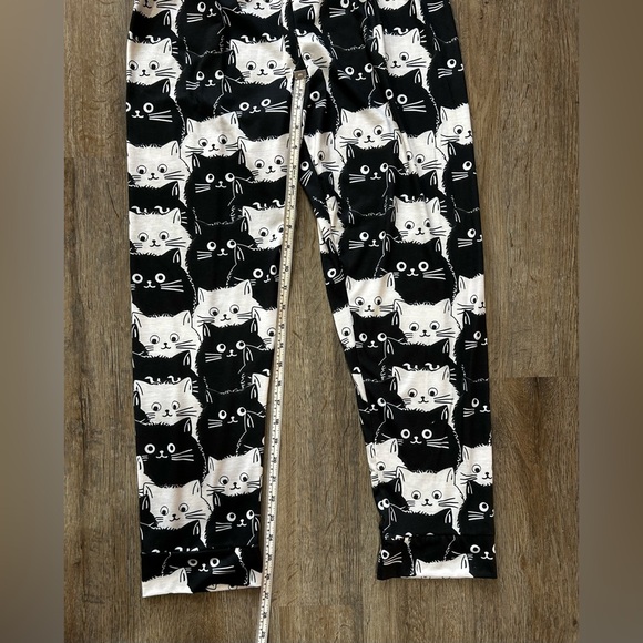 Black and White Cat Print Pajama Set Top Small Bottoms XS - Picture 7 of 8